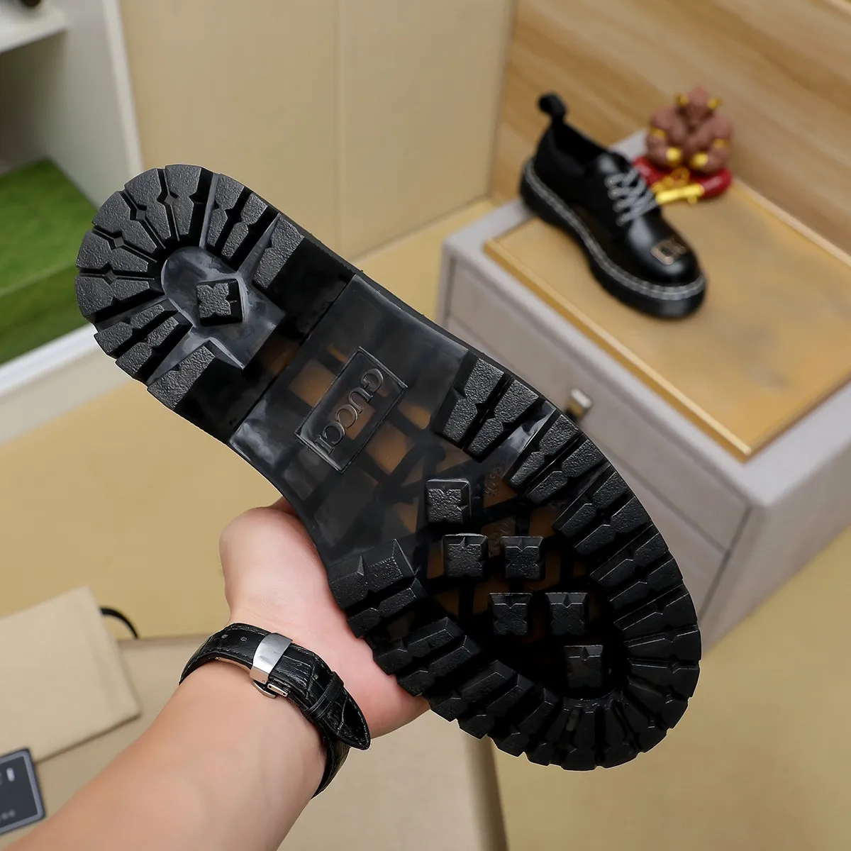 Men's shoes 💰420 💰💰🎩🎩[GUCCI] Counter 1:1⬆️original reproduction, absolute quality🆗original outsole, high-quality imported rubber, wear-resistant and non-slip, never degummed, upper material: imported first-layer cowhide➕anti-slip rubber outsole, official website material, lining material: water-dyed 🐂 leather lining, 2 colors optional! Code number 38-44 (45. Customized)